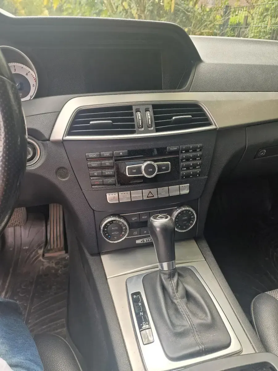 Gebraucht Mercedes 250 200 PS (147 kW) 2011 Schwarz Kombi