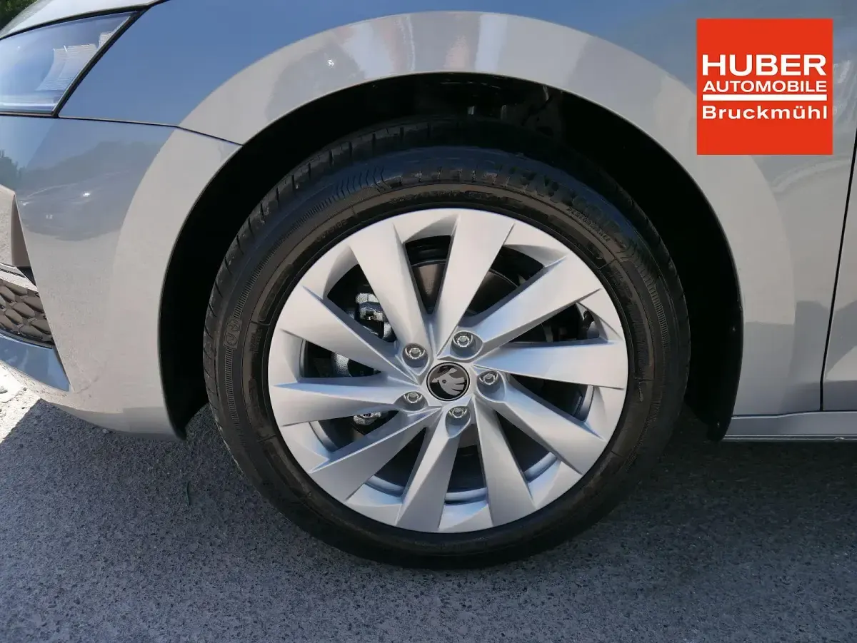 Neu Skoda Octavia Selection 150 PS (110 kW) 2026 Diamond silver Kombi