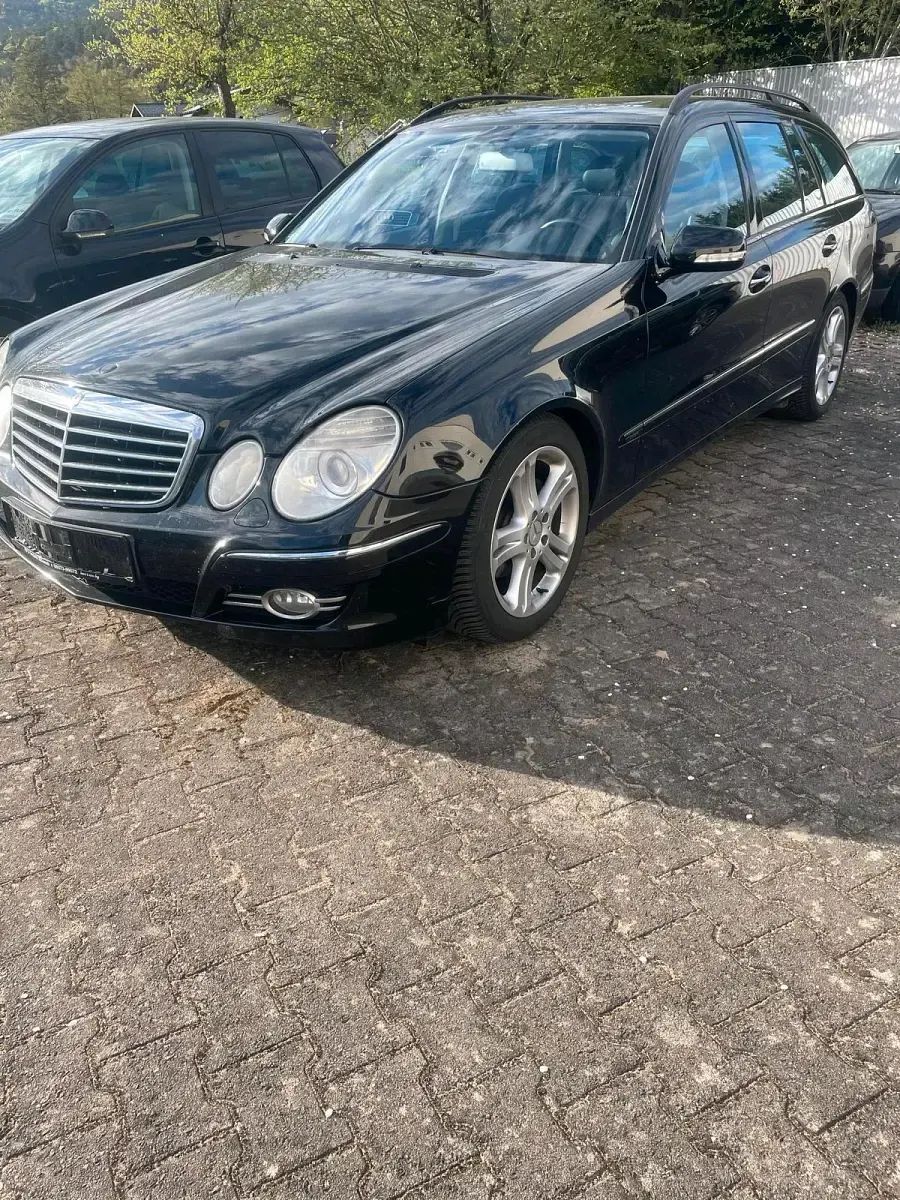 Gebraucht Mercedes E200 184 PS (135 kW) 2008 Schwarz Kombi