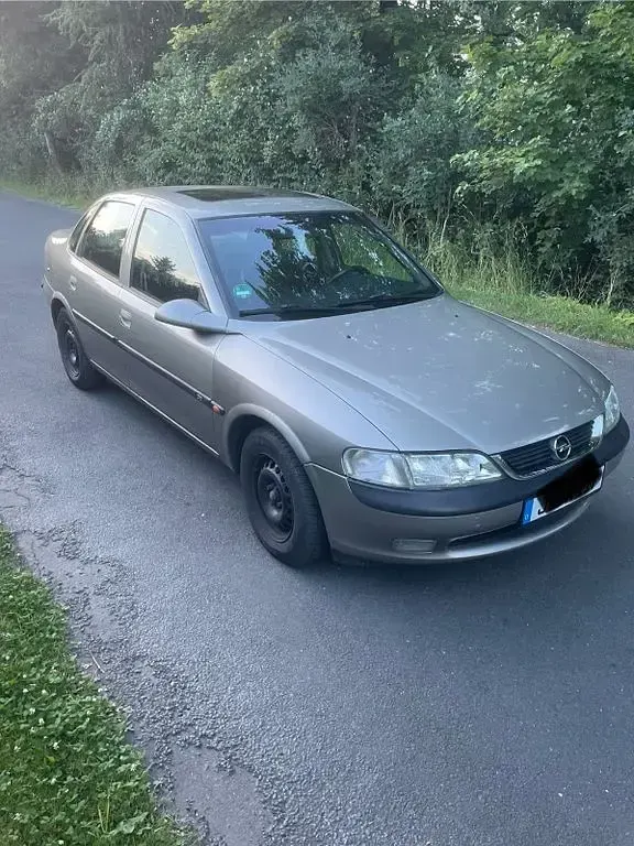 Gebraucht Opel Vectra 101 PS (74 kW) 1997 Limousine