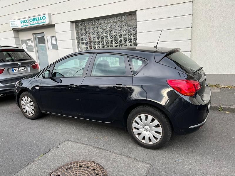 Gebraucht Opel Astra 115 PS (84 kW) 2015 Schwarz Kleinwagen