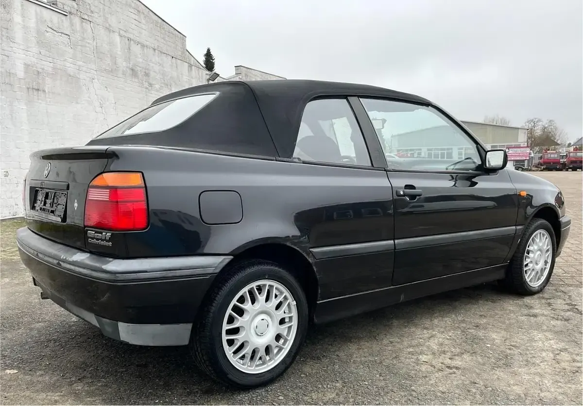 Gebraucht VW Golf 75 PS (55 kW) 2002 Schwarz Cabrio