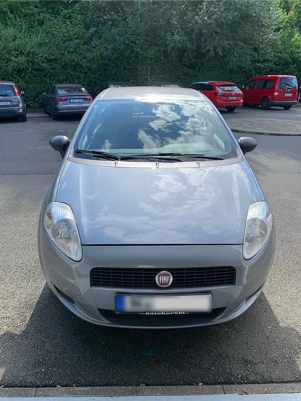 Grau Gebraucht 2012 Fiat Punto Kleinwagen | 2.900 € (Fairer Preis) - Bild 1/4