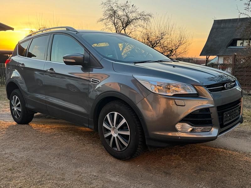 Gebraucht Ford Kuga Titanium 155 PS (114 kW) 2013 Grau SUV