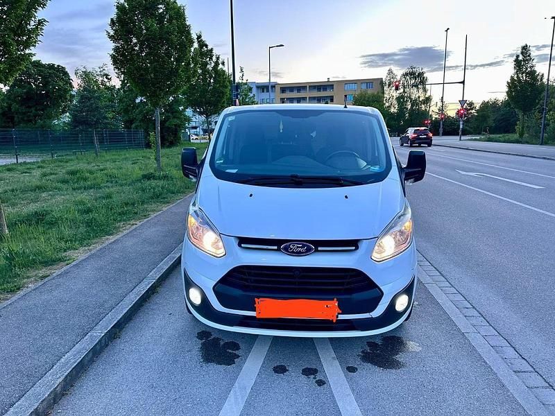 Weiß Gebraucht 2015 Ford Transit Custom Limousine | 10.350 € - Bild 1/4
