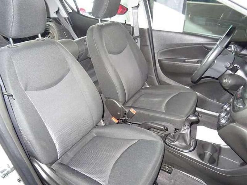 Gebraucht Opel Karl Active 75 PS (55 kW) 2017 Creamy beige Kleinwagen