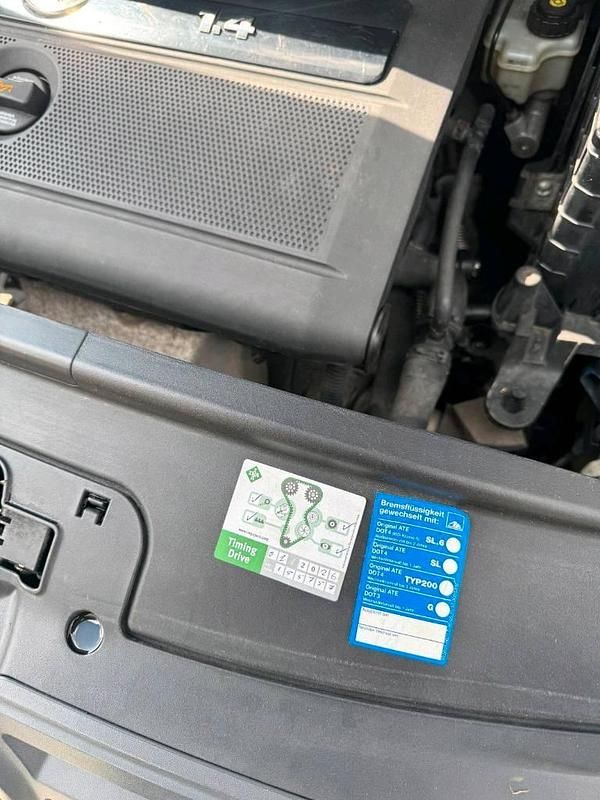Second-hand VW Caddy 75 CP (55 kW) 2007 Albastru Monovolum