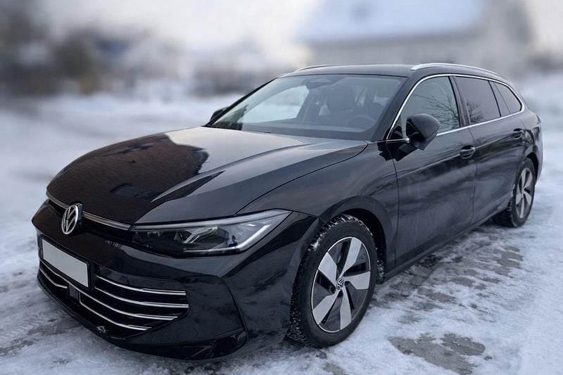 Schwarz Gebraucht 2024 VW Passat Elegance Kombi | 33.200 € (Superpreis) - Bild 1/4