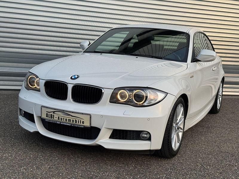 Weiß Gebraucht 2010 BMW 120 Coupé M Sport Coupé | 8.999 € (Superpreis) - Bild 1/4