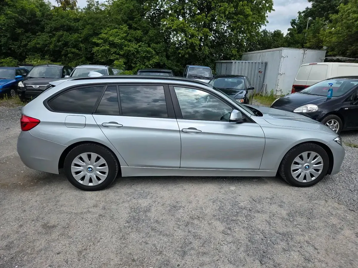 Gebraucht BMW 318 150 PS (110 kW) 2016 Silber Kombi