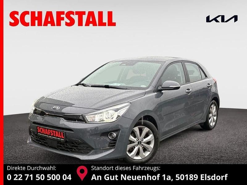 Grau ((prg) perennialgrau met.) Gebraucht 2021 Kia Rio Vision Limousine | 14.979 € (Fairer Preis) - Bild 1/3