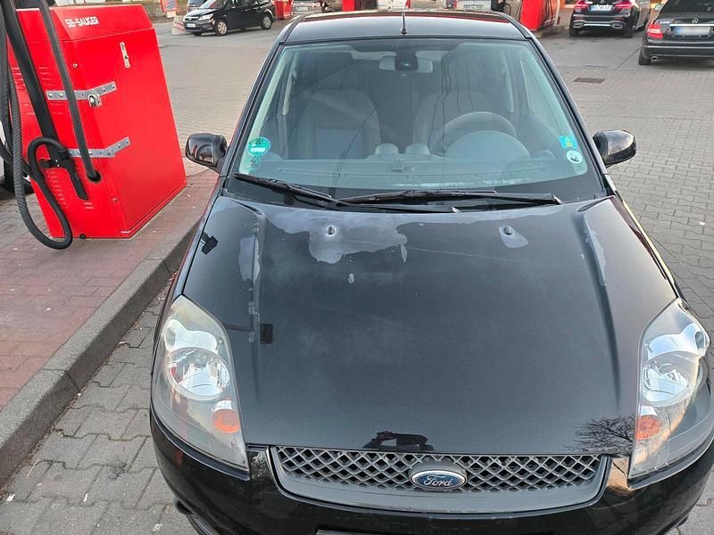 Gebraucht Ford Fiesta 80 PS (58 kW) 2008 Schwarz Kleinwagen