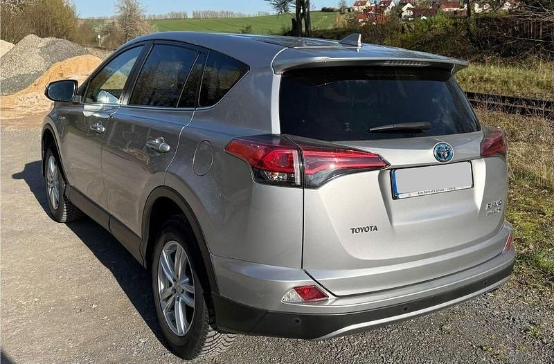 Gebraucht Toyota RAV4 Team 197 PS (144 kW) 2018 Silber SUV