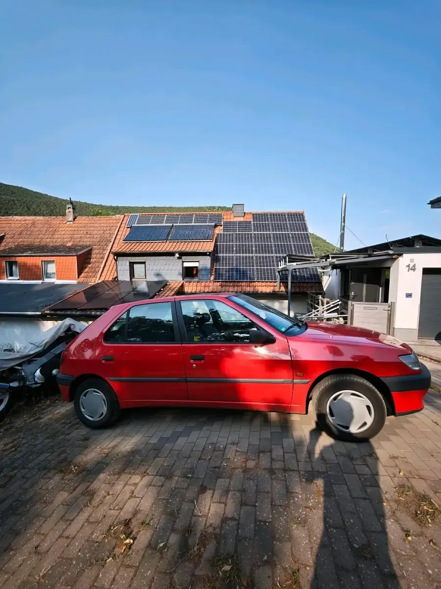 Gebraucht Peugeot 306 89 PS (65 kW) 1995 Rot Kleinwagen