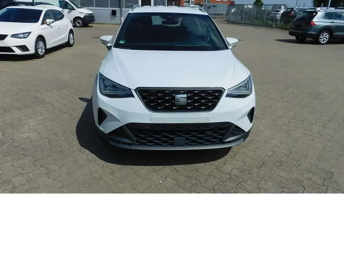 Gebraucht Seat Arona FR-Line 110 PS (80 kW) 2023 Candyweissweiß SUV