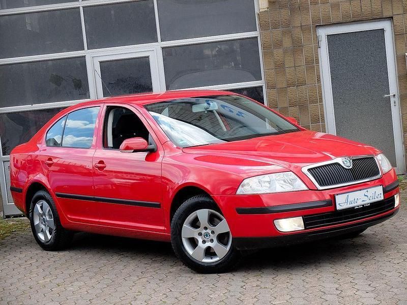 Rot Gebraucht 2008 Skoda Octavia Team Edition Limousine | 5.990 € (Teuer) - Bild 1/4