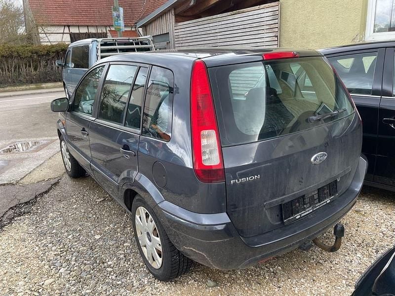 Gebraucht Ford Fusion 101 PS (74 kW) 2010 Grau Kleinwagen