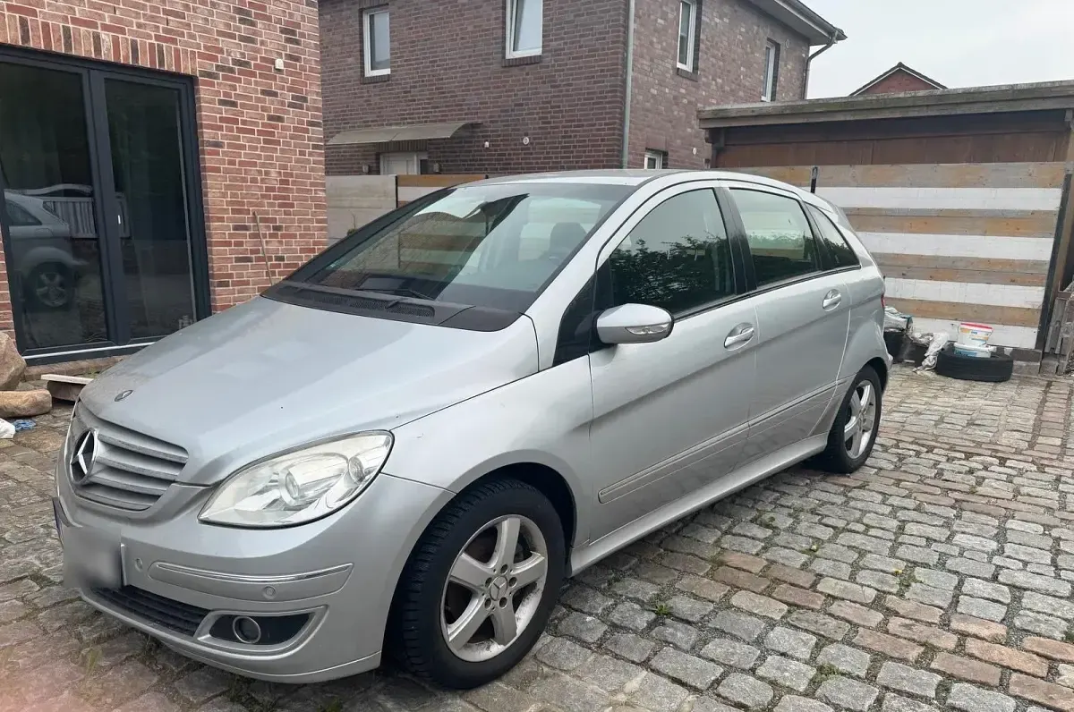 Gebraucht Mercedes C200 116 PS (85 kW) 2007 Silber Limousine