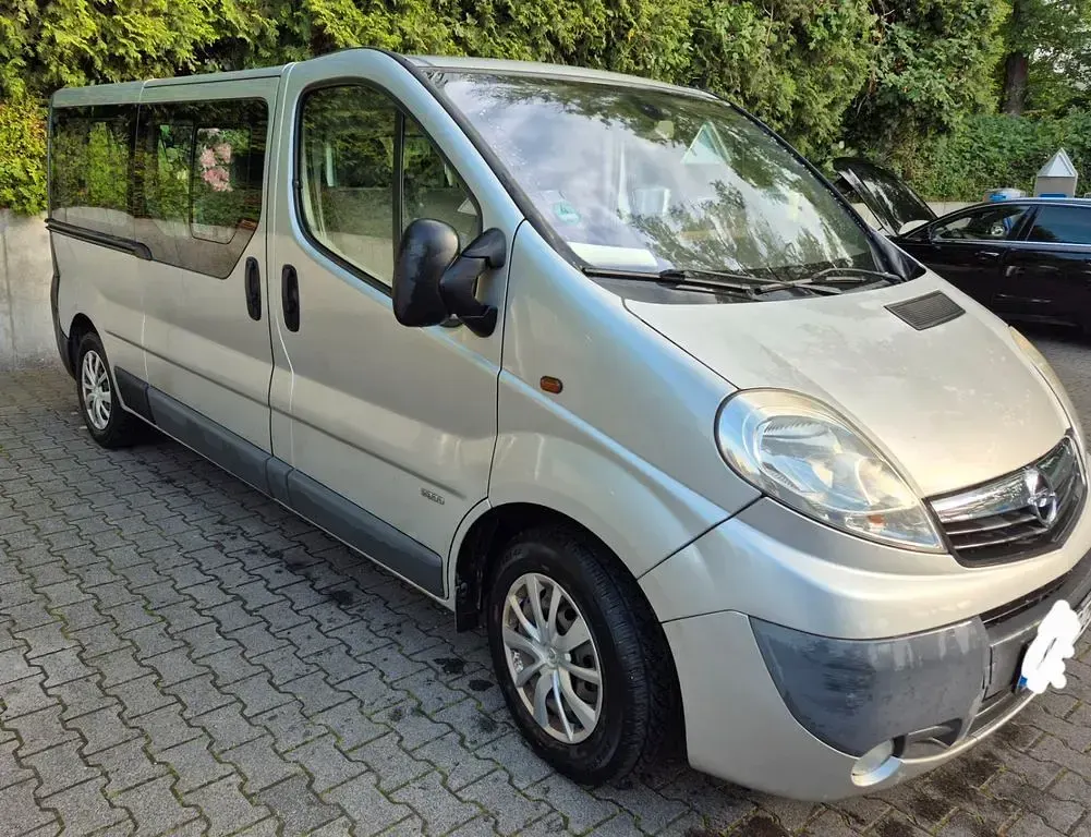 Gebraucht Opel Vivaro 114 PS (83 kW) 2009 Grau Van / Kleinbus