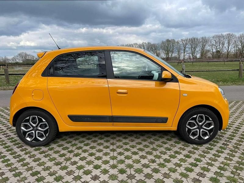 Gebraucht Renault Twingo LIMITED 73 PS (53 kW) 2020 Gelb Kleinwagen