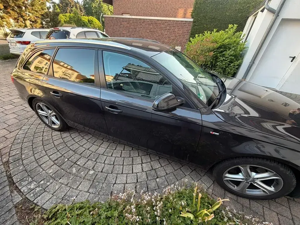 Gebraucht Audi A4 Attraction 150 PS (110 kW) 2014 Grau Kombi