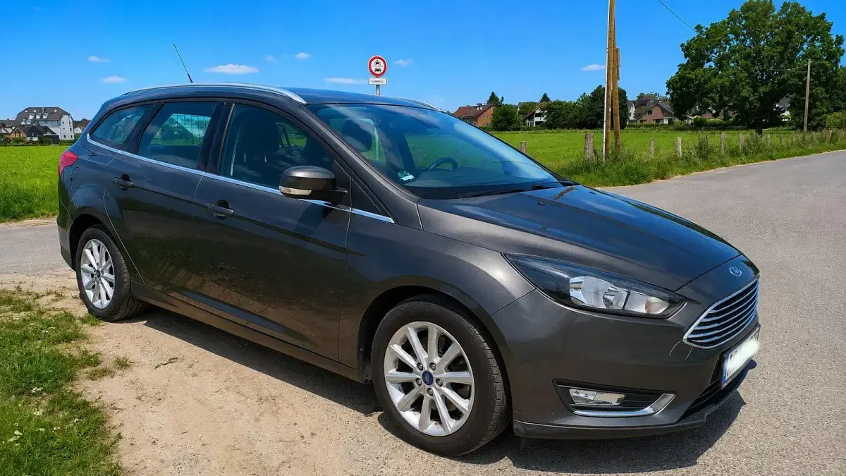 Gebraucht Ford Focus Titanium 150 PS (110 kW) 2015 Grau Kombi