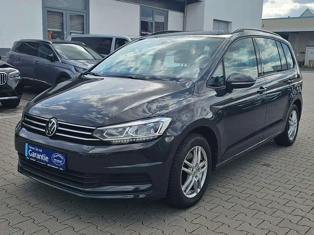 Gebraucht VW Touran Comfortline 150 PS (110 kW) 2022 Uranograu Van / Kleinbus