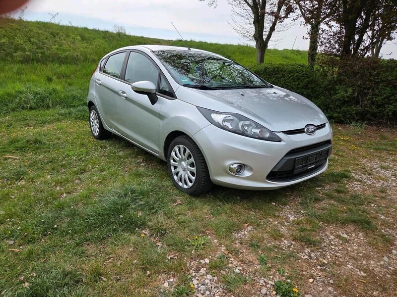 Silber Gebraucht 2011 Ford Fiesta Kleinwagen | 4.700 € (Fairer Preis) - Bild 1/4