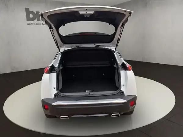 Gebraucht Peugeot 2008 Allure 131 PS (96 kW) 2023 Perlmutt weiß SUV