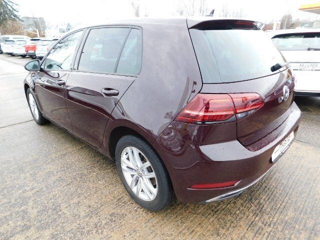 Gebraucht VW Golf VII Comfortline 110 PS (80 kW) 2017 Violett Limousine