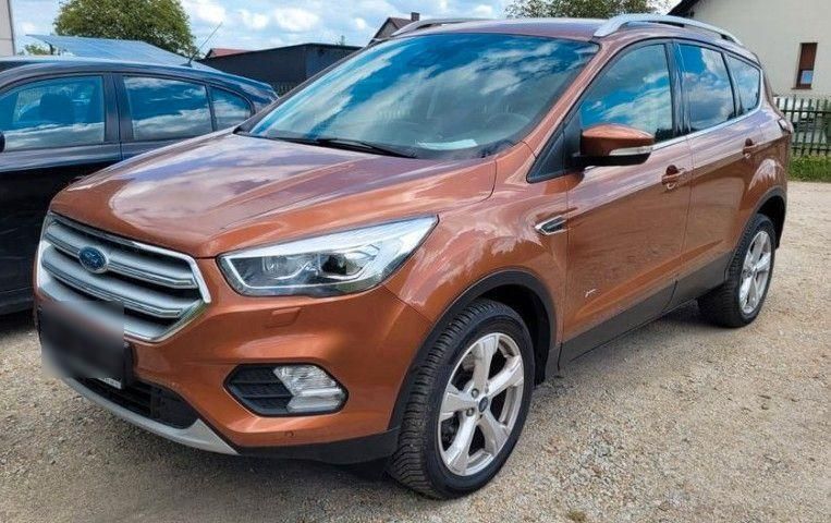 Gold Gebraucht 2018 Ford Kuga Titanium SUV | 14.900 € (Guter Preis) - Bild 1/4