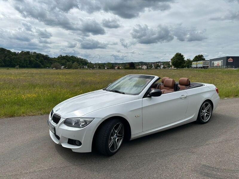 Weiß Gebraucht 2014 BMW 320 Cabriolet M Sport Cabrio | 12.000 € (Fairer Preis) - Bild 1/4