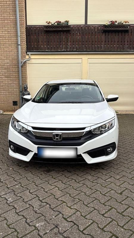 Gebraucht Honda Civic Prestige 182 PS (133 kW) 2018 Weiß Limousine