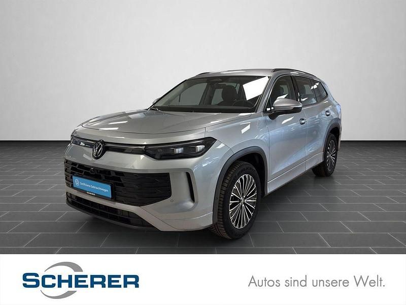 Gebraucht VW Tayron Life 204 PS (150 kW) 2025 Oyster silver metallic (metallic) SUV