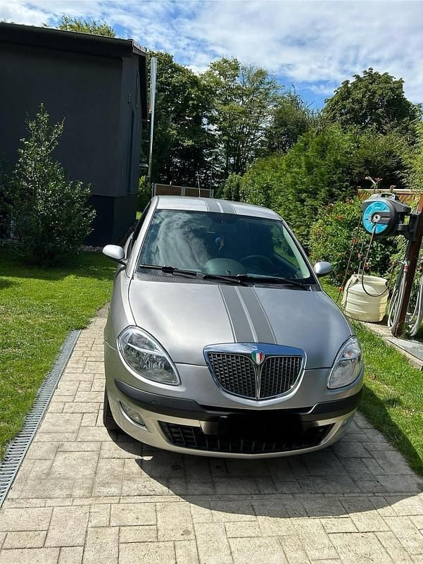 Grau Gebraucht 2006 Lancia Ypsilon Kleinwagen | 1.950 € (Guter Preis) - Bild 1/4