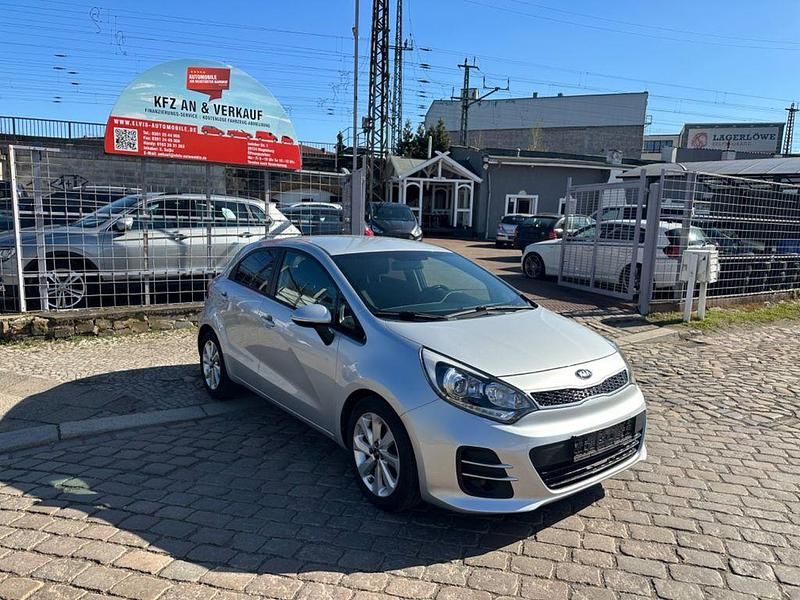 Gebraucht Kia Rio 84 PS (61 kW) 2016 Silber Kleinwagen