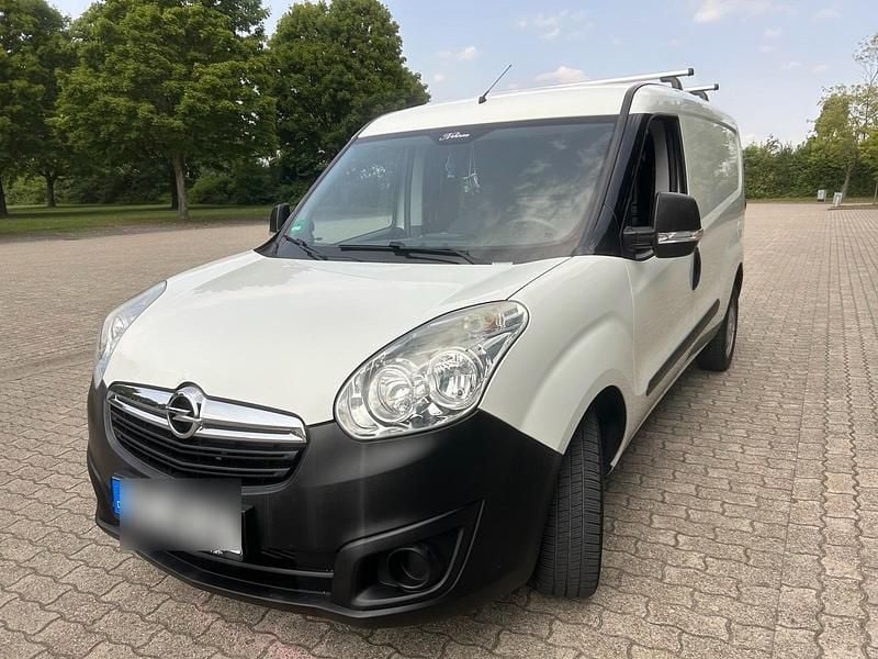 Weiß Gebraucht 2016 Opel Combo Van / Kleinbus | 7.300 € (Etwas zu teuer) - Bild 1/4