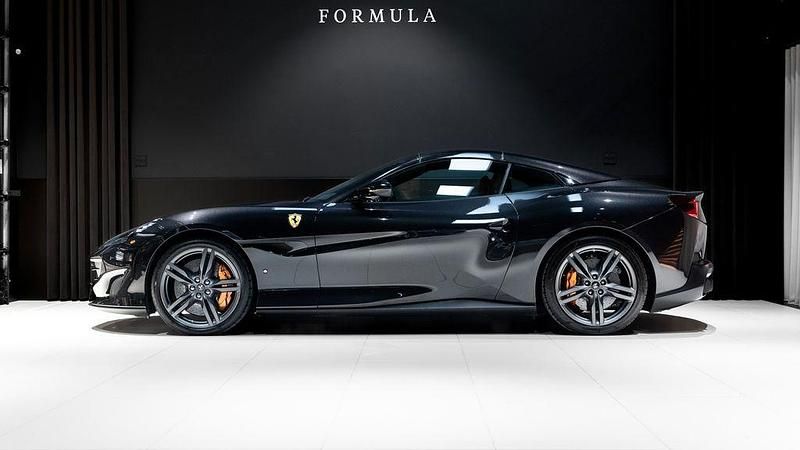 Second-hand Ferrari Portofino 600 CP (441 kW) 2019 Negru Cabrio