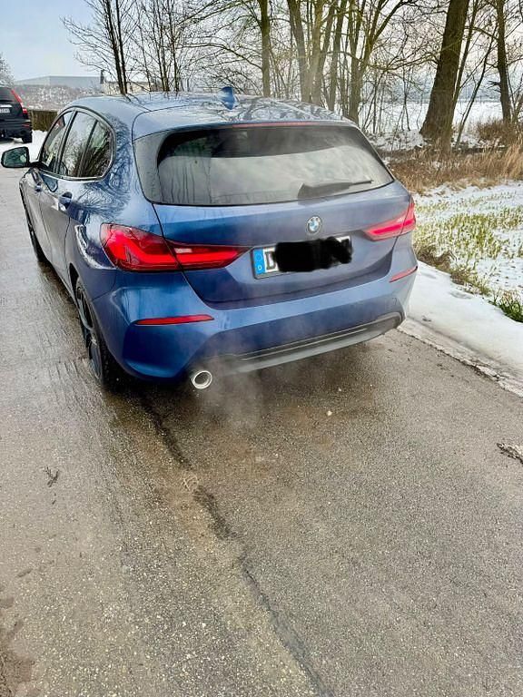 Gebraucht BMW 118 Sport Line 136 PS (100 kW) 2023 Blau Kleinwagen