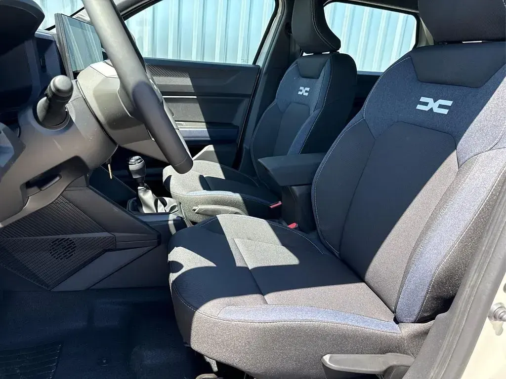 Gebraucht Dacia Duster Journey 131 PS (96 kW) 2024 Beige SUV