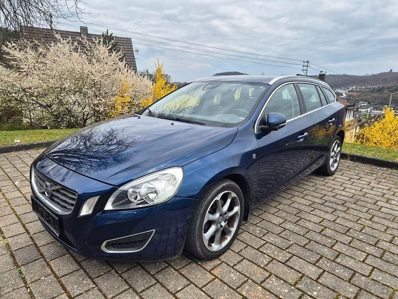 Gebraucht Volvo V60 Ocean Race 114 PS (83 kW) 2012 Blau Kombi