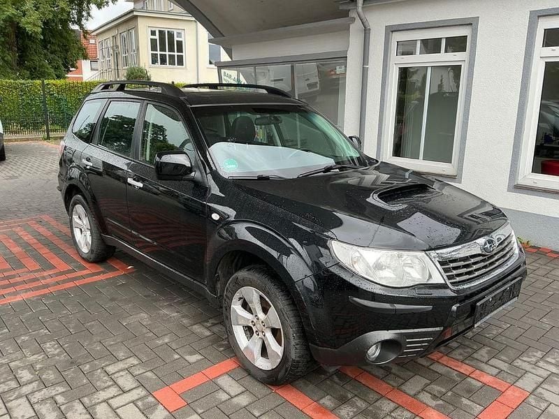 Schwarz Gebraucht 2010 Subaru Forester SUV | 8.600 € (Teuer) - Bild 1/4