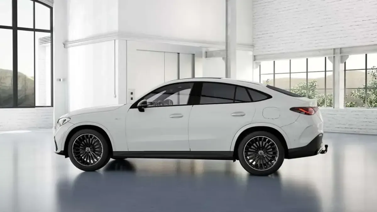 Gebraucht Mercedes GLC300de AMG 197 PS (144 kW) 2025 Other Coupé