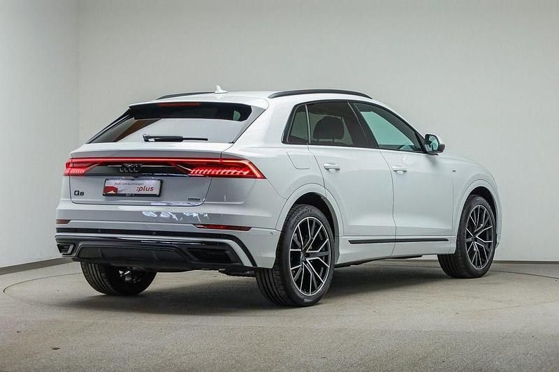 Gebraucht Audi Q8 S-Line 231 PS (169 kW) 2023 Gletscherweiß metallic (metallic) SUV