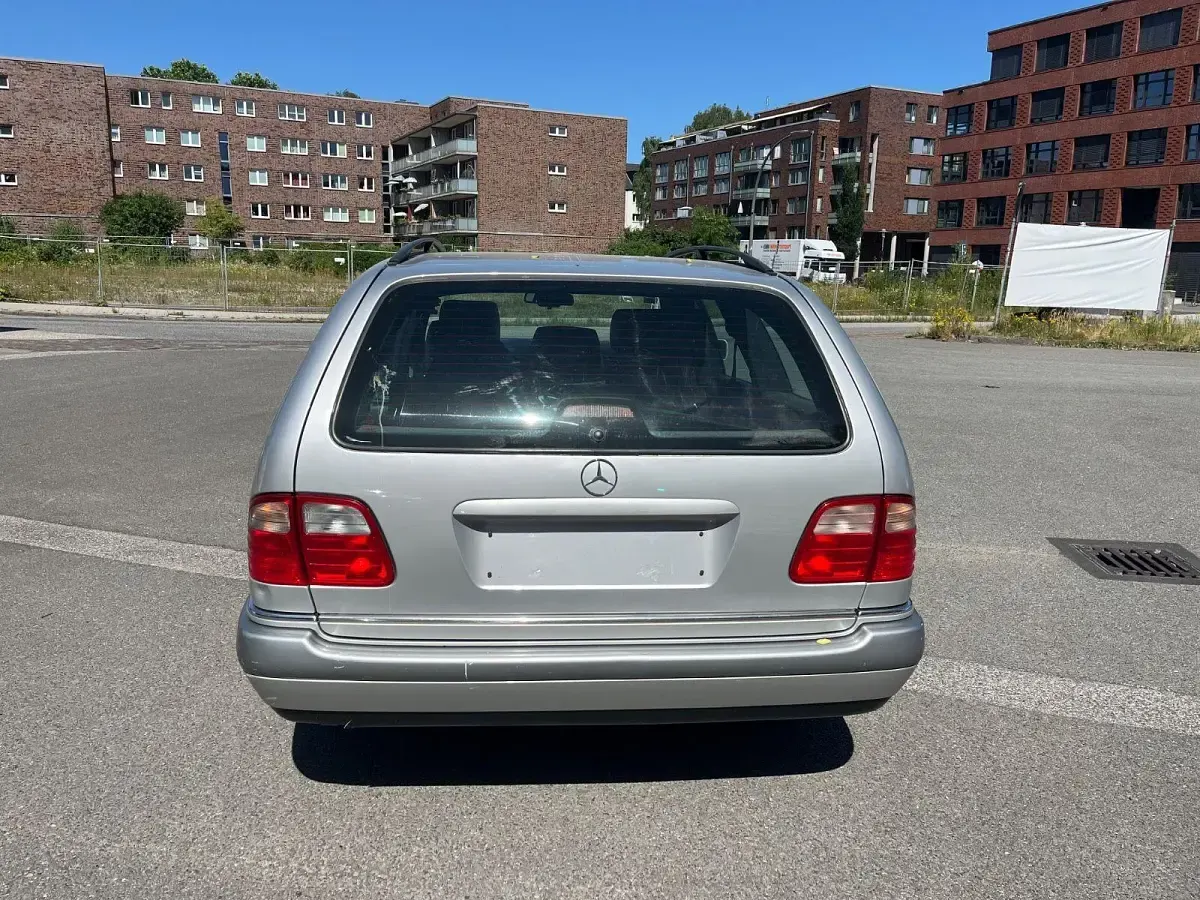 Gebraucht Mercedes E420 279 PS (205 kW) 1997 Silber Kombi