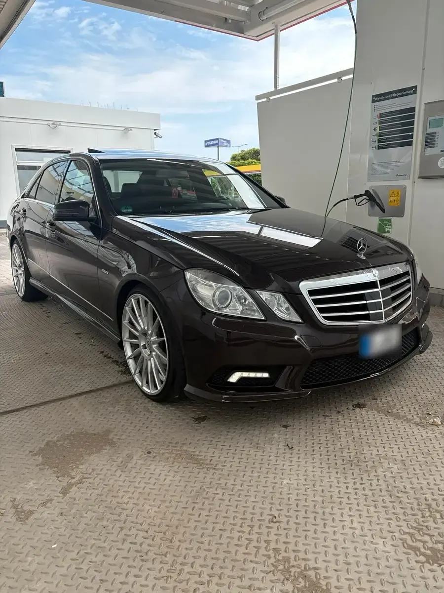 Gebraucht Mercedes E350 AMG 231 PS (169 kW) 2011 Violet Limousine