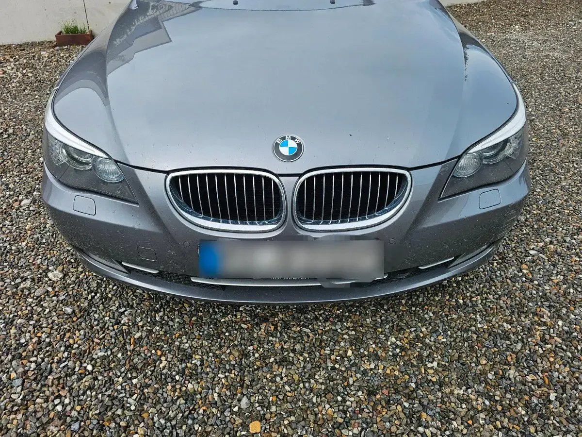 Gebraucht BMW 530 235 PS (172 kW) 2007 Silber Kombi