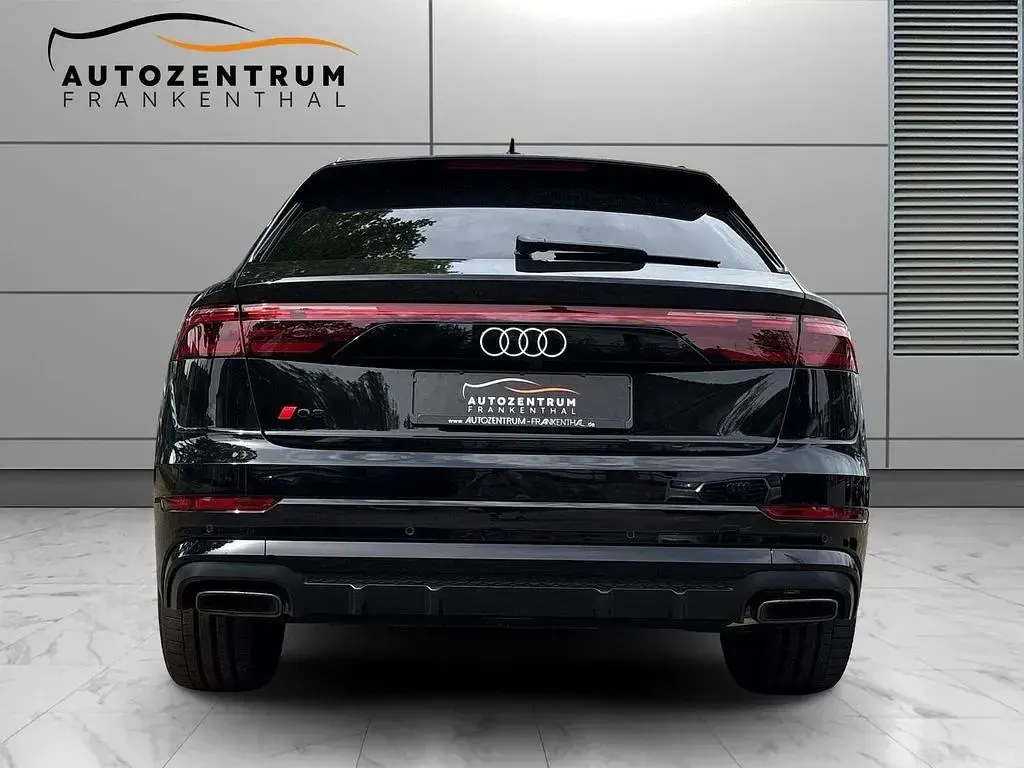 Gebraucht Audi Q8 S-Line 286 PS (210 kW) 2024 Mythosschwarz SUV