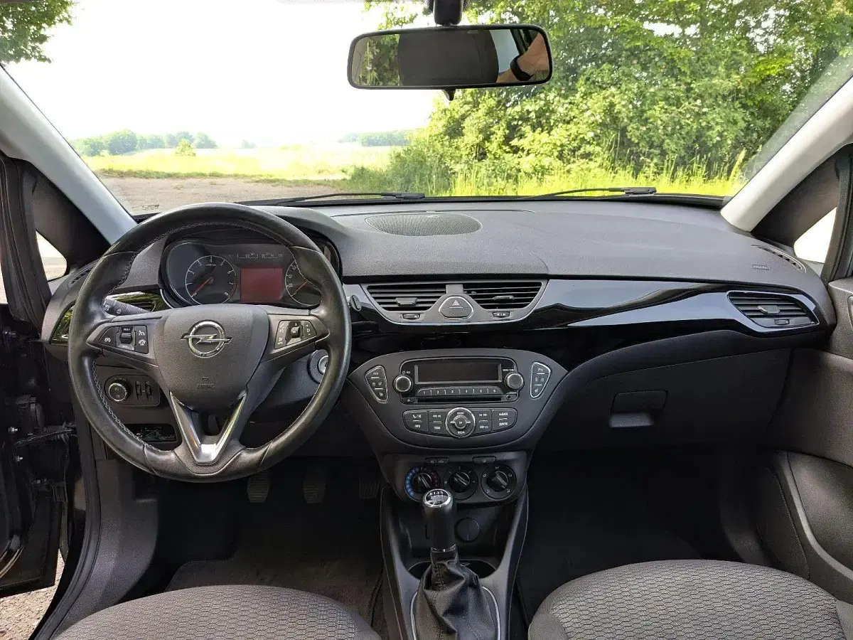 Gebraucht Opel Corsa 101 PS (74 kW) 2017 Schwarz Kleinwagen