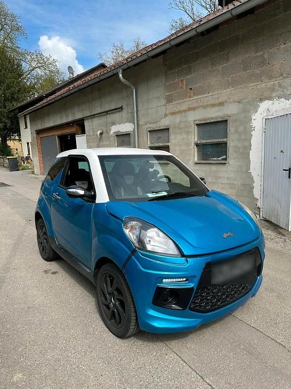 Begagnad Ligier JS50 2014 Blå Halvkombi